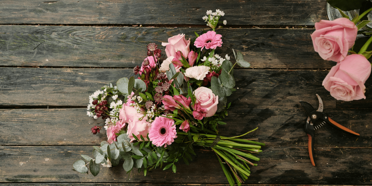 Choosing the Ideal Flowers for Your Romantic Gesture