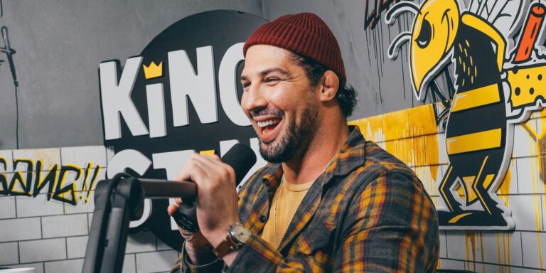 The Power of Stories: How Storytelling Enhances Persuasion and Idea Retention