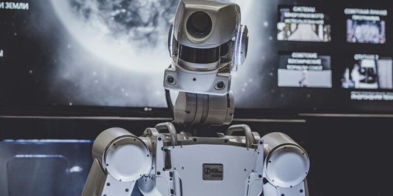 China’s Humanoid Robots Set World Records, Expand Nationwide