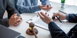 Summit Law LLP’s Guide to Freezing Injunctions in Commercial Litigation