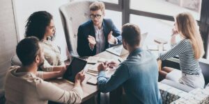 High‑Profile CEO Exits Signal Broader Leadership Turnover Trend