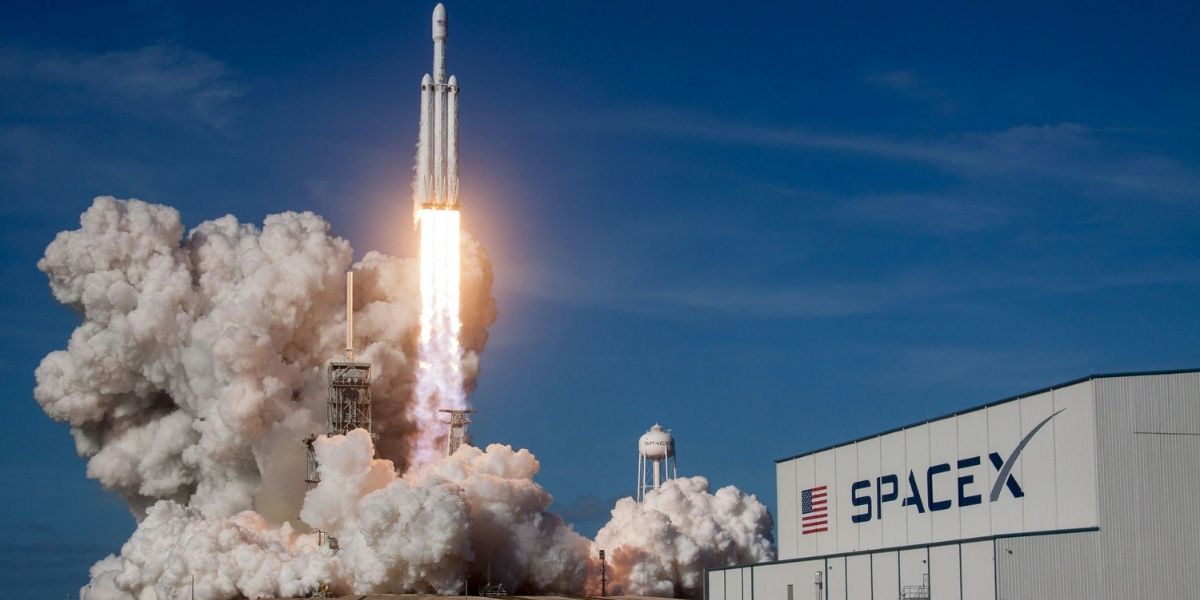 SpaceX IPO Targeting $2T Valuation with Strategic Anchor Talks