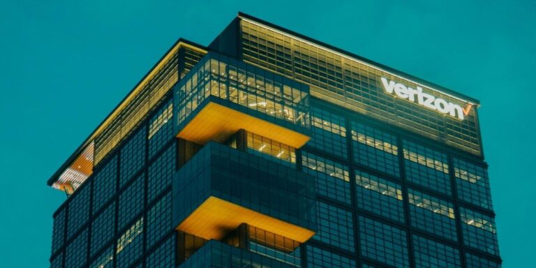 Verizon CEO Addresses Workforce Changes and AI Use
