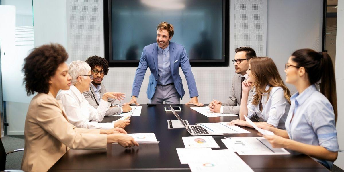 Charles R. Hamilton Showcases How Leaders Earn the Room