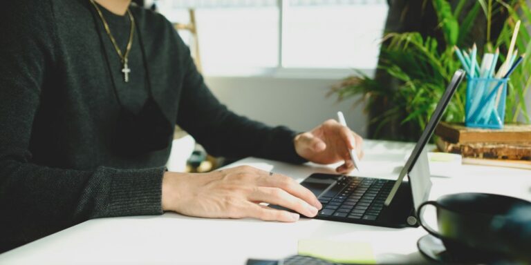 How to Use Business Loans to Fund Expansion Without Giving Up Equity