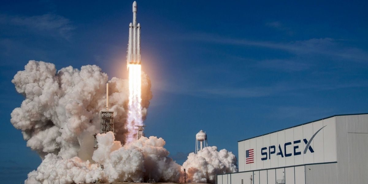 SpaceX IPO Targeting $2T Valuation with Strategic Anchor Talks